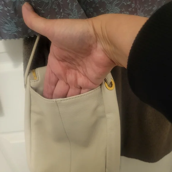 Cream Textured Crossbody Bag with Zipper - Picture 3 of 6